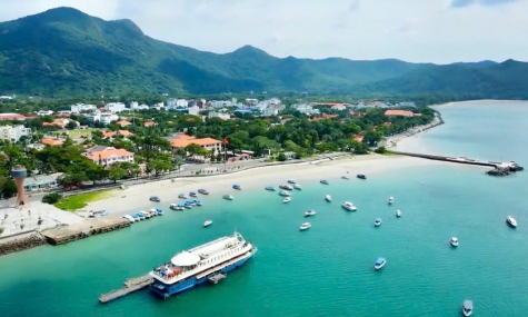 Một góc Côn Đảo nhìn từ trên cao. Ảnh: Báo Pháp luật Việt Nam