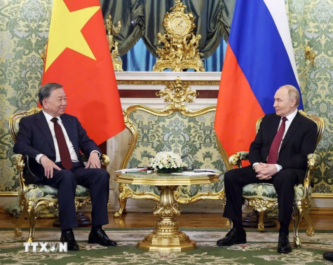 Tổng Bí thư Tô Lâm hội đàm với Tổng thống Nga Vladimir Putin. (Ảnh: TTXVN)