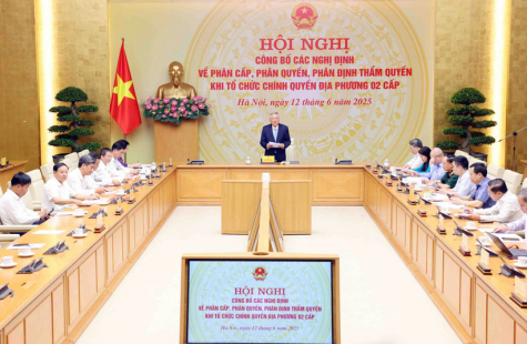 Chính phủ tổ chức Hội nghị công bố các nghị định về phân cấp, phân quyền, phân định thẩm quyền khi tổ chức chính quyền địa phương hai cấp. Ảnh: TL