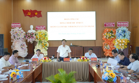 Đồng chí Nguyễn Tiến Hải, Ủy viên Trung ương Đảng, Bí thư Tỉnh ủy An Giang, phát biểu chỉ đạo tại buổi làm việc với Đảng ủy xã Tân Thạnh. Ảnh: AGO