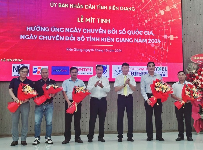 Uỷ ban nhân dân tỉnh Kiên Giang tổ chức Lễ mít tinh hưởng ứng Ngày chuyển đổi số quốc gia và Ngày chuyển đổi số tỉnh Kiên Giang năm 2024.