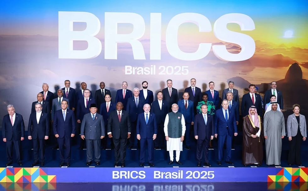 Các trưởng đoàn tham dự Hội nghịThượng đỉnh BRICS mở rộng năm 2025 chụp ảnh chung.