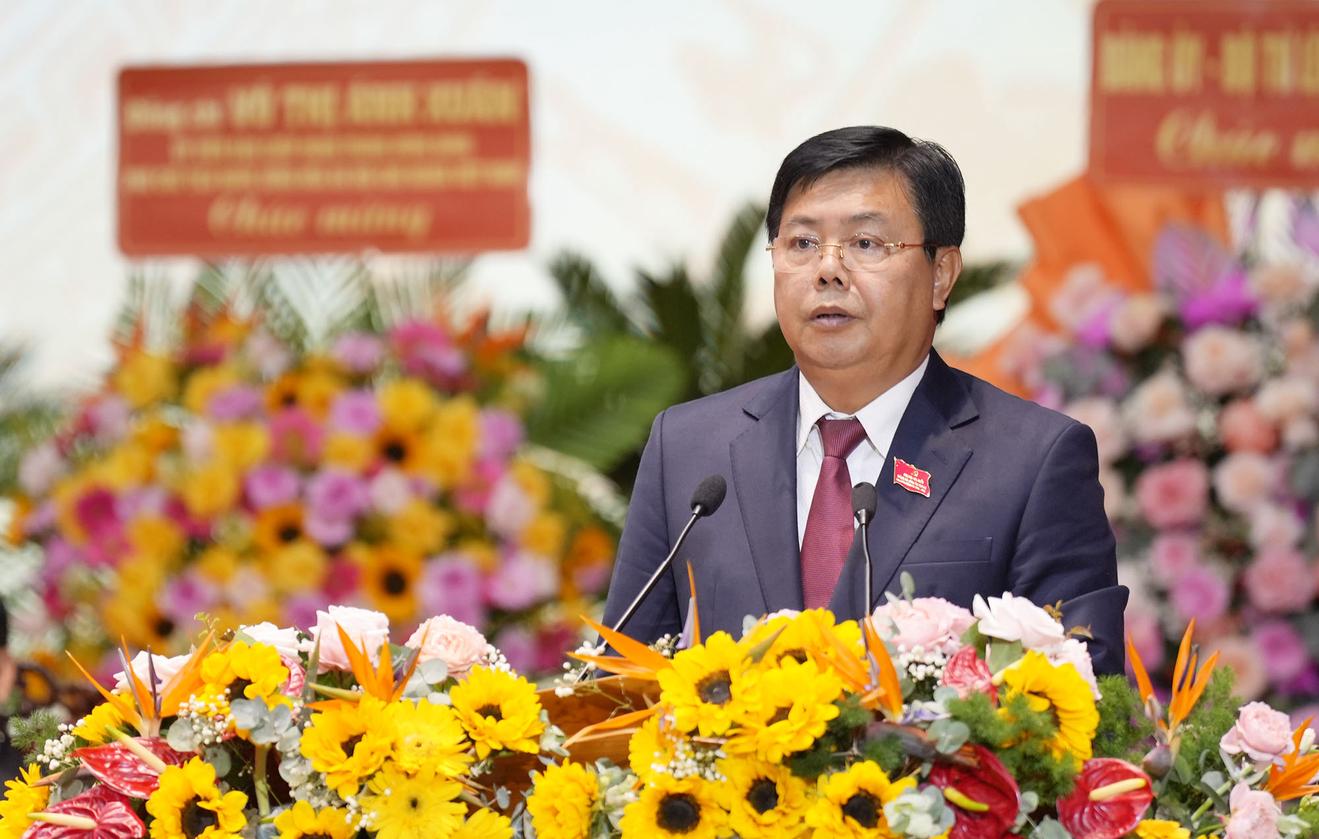 Đồng chí Nguyễn Tiến Hải, Uỷ viên Trung ương Đảng, Bí thư Tỉnh uỷ An Giang, phát biểu bế mạc Đại hội đại biểu Đảng bộ tỉnh lần thứ I, nhiệm kỳ 2025-2030.