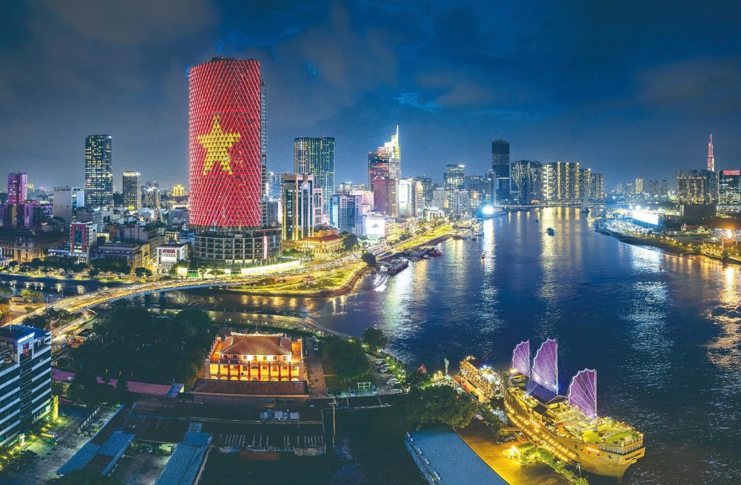 Sau hơn 50 năm thống nhất đất nước, Việt Nam bước vào kỷ nguyên vươn mình phát triển hùng cường. Ảnh: TL