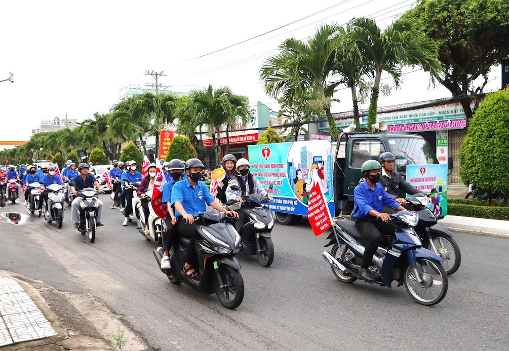 Diễu hành tuyên truyền bình đẳng giới và phòng ngừa, ứng phó với bạo lực trên cơ sở giới, năm 2025 trên địa bàn phường Rạch Giá. Ảnh: AGO