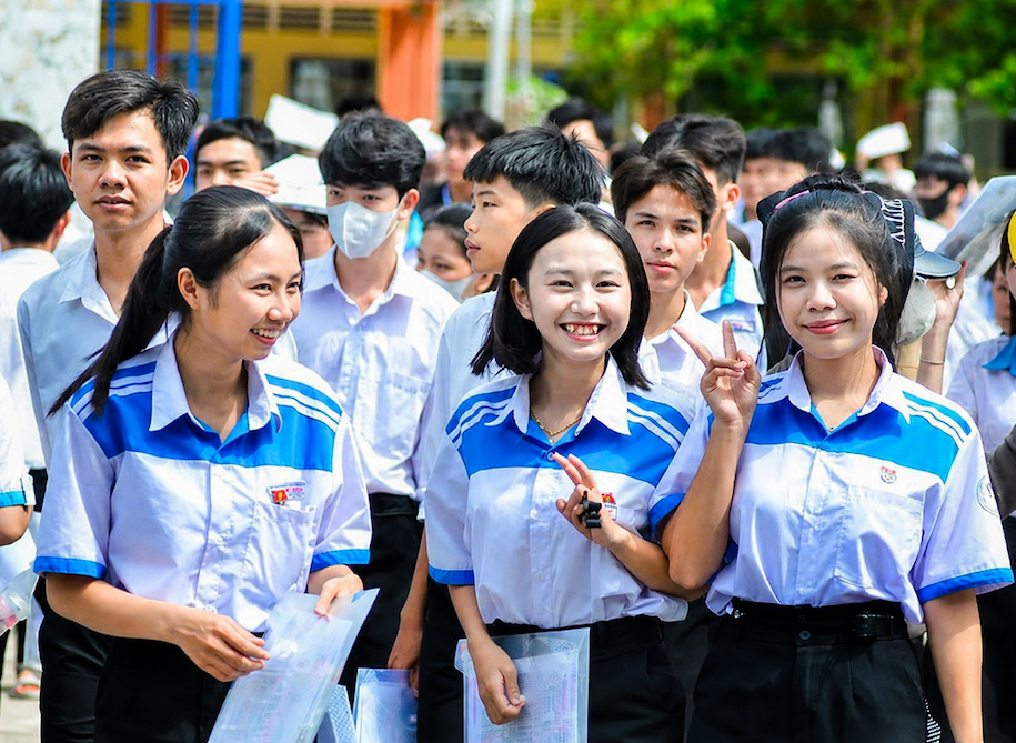 Học sinh An Giang tự tin, năng động trong môi trường giáo dục ngày càng đổi mới, hiện đại. Ảnh: Bích Thùy